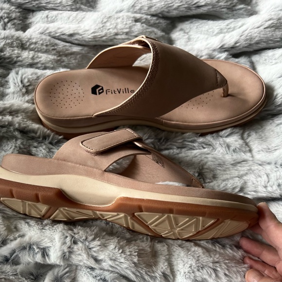 Fitville flip flops NWOT - Picture 2 of 5